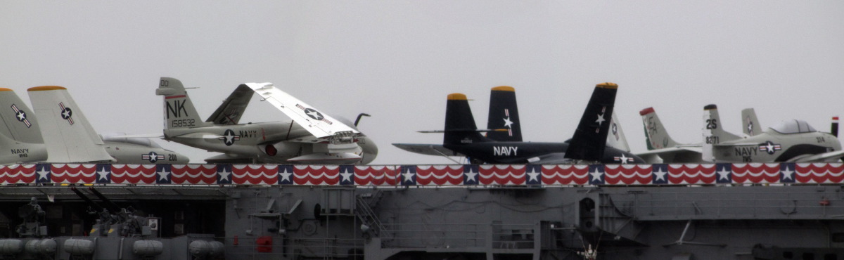 LexingtonFlightDeck.jpg