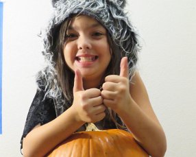 IMG_0704 with Blueberry, her leopard gecko pumpkin carving