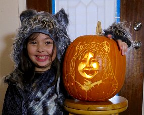 IMG_0765 Megan and Megan-o-Lantern XI