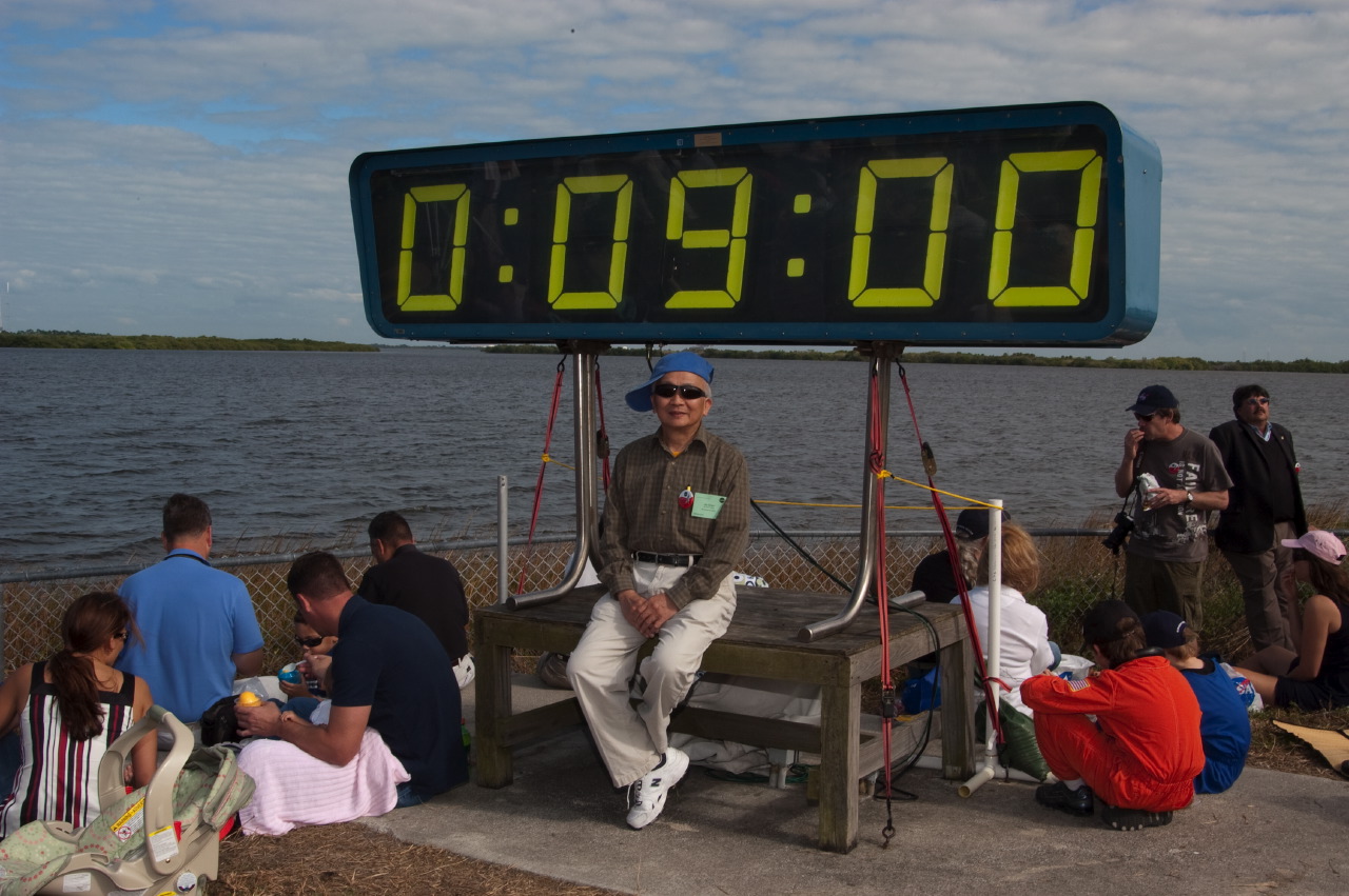 STS-129_Countdown_05.jpg
